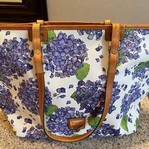 Dooney & Bourke lilac print pebble leather tote bag